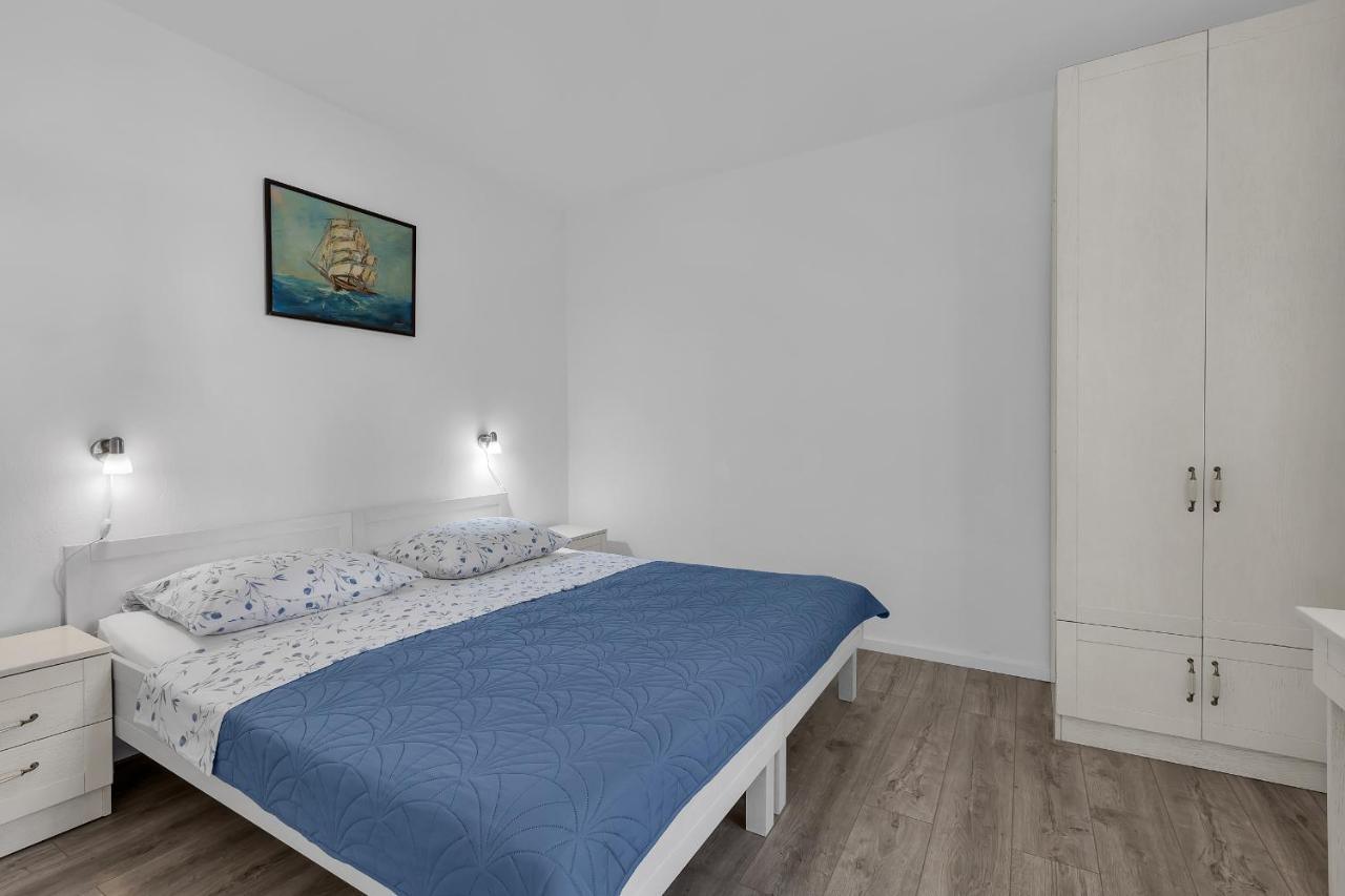 Apartments By The Sea Podgora, Makarska - 2596 Bagian luar foto
