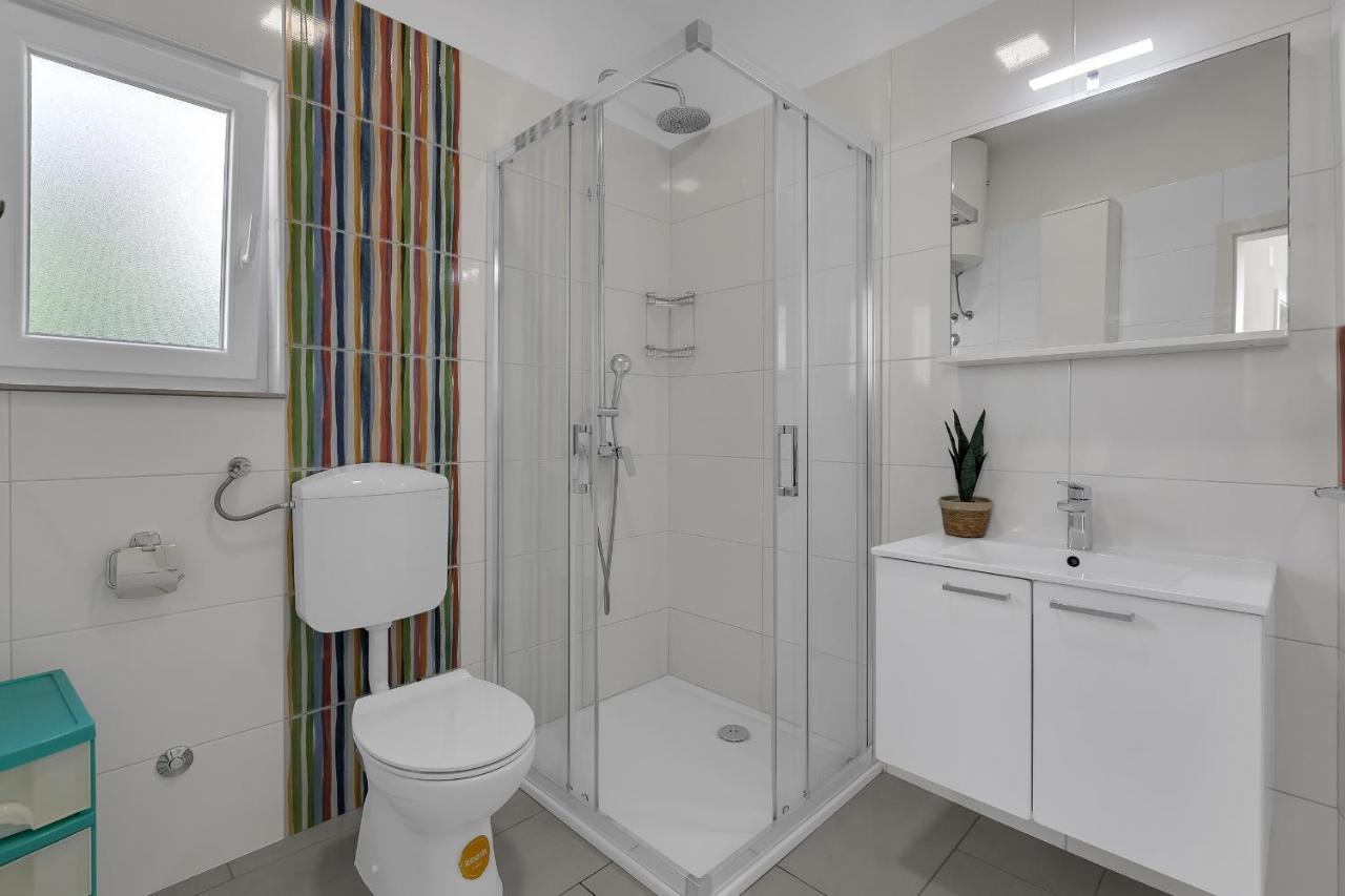 Apartments By The Sea Podgora, Makarska - 2596 Bagian luar foto